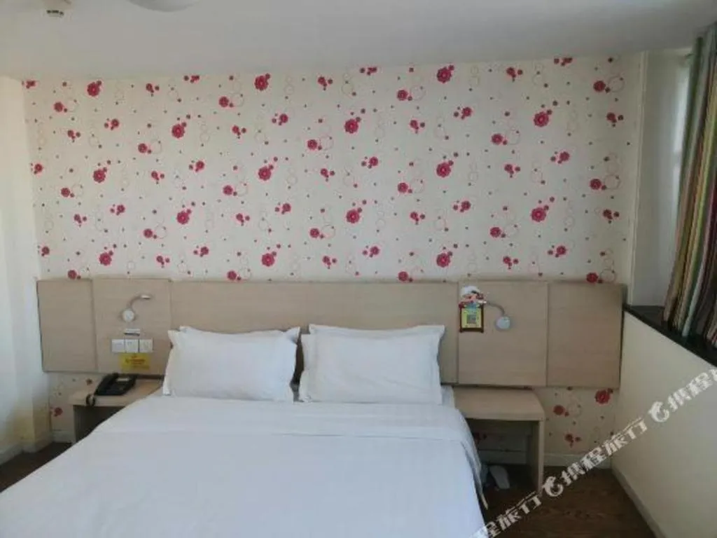 Bed in 7 Days Inn Lvliang Bus Terminal