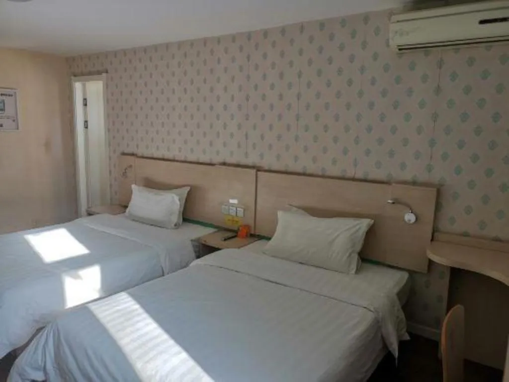 Bed in 7 Days Inn Lvliang Bus Terminal