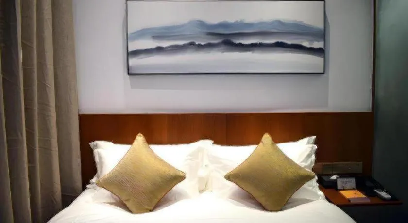Bed in H Life Hotel (Shenzhen Sea World Branch)