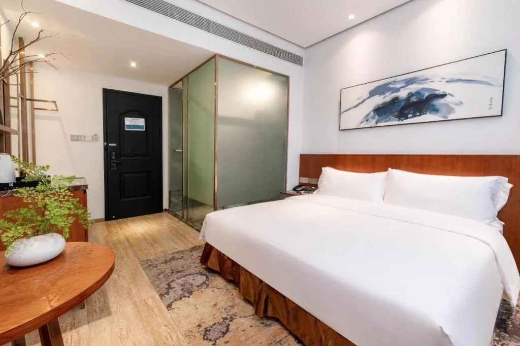 Bed in H Life Hotel (Shenzhen Sea World Branch)