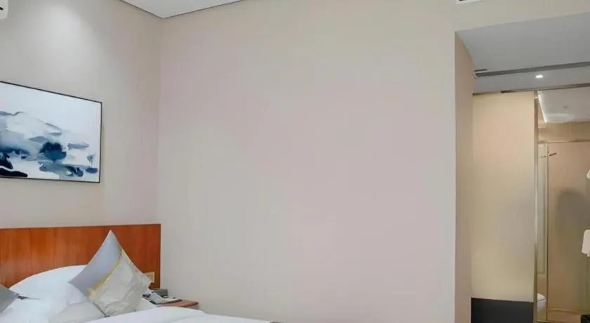 Bed in H Life Hotel (Shenzhen Sea World Branch)