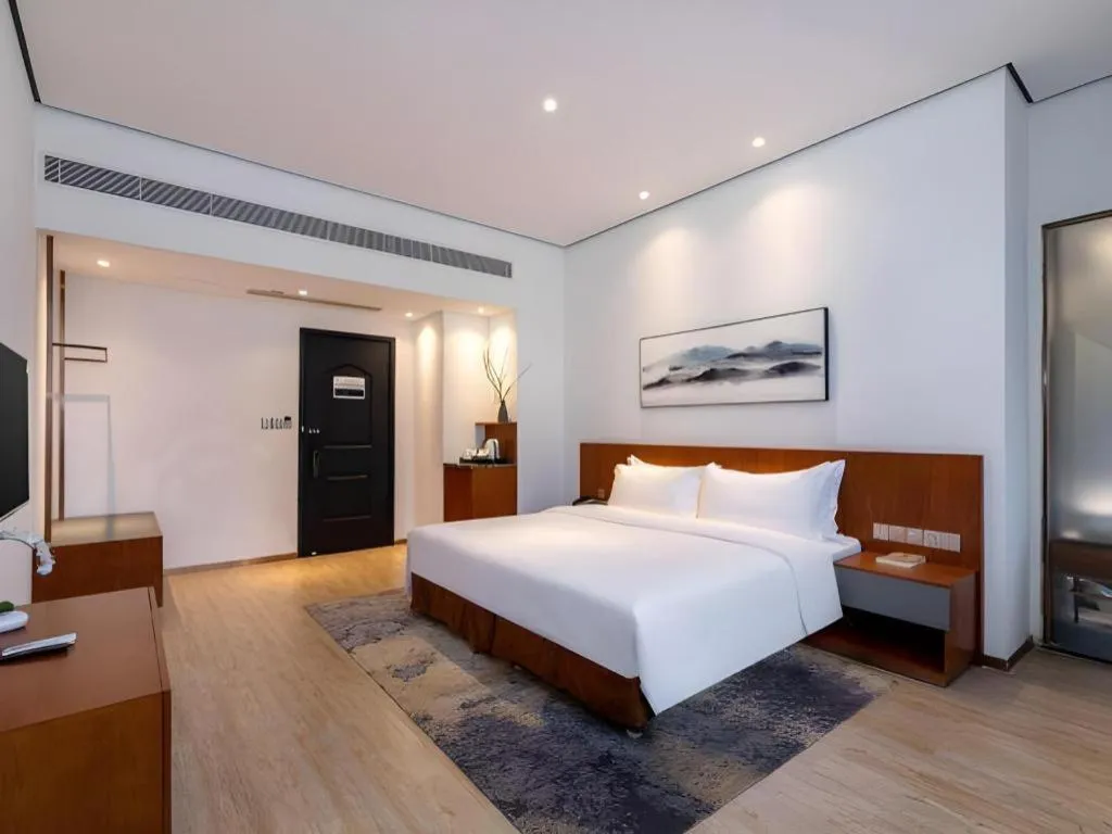 Bed in H Life Hotel (Shenzhen Sea World Branch)