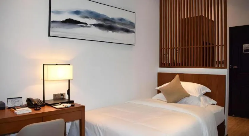 Bed in H Life Hotel (Shenzhen Sea World Branch)