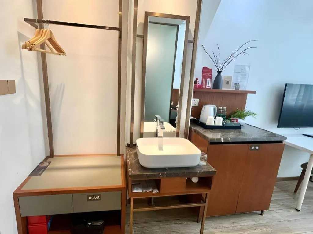 H Life Hotel (Shenzhen Sea World Branch)