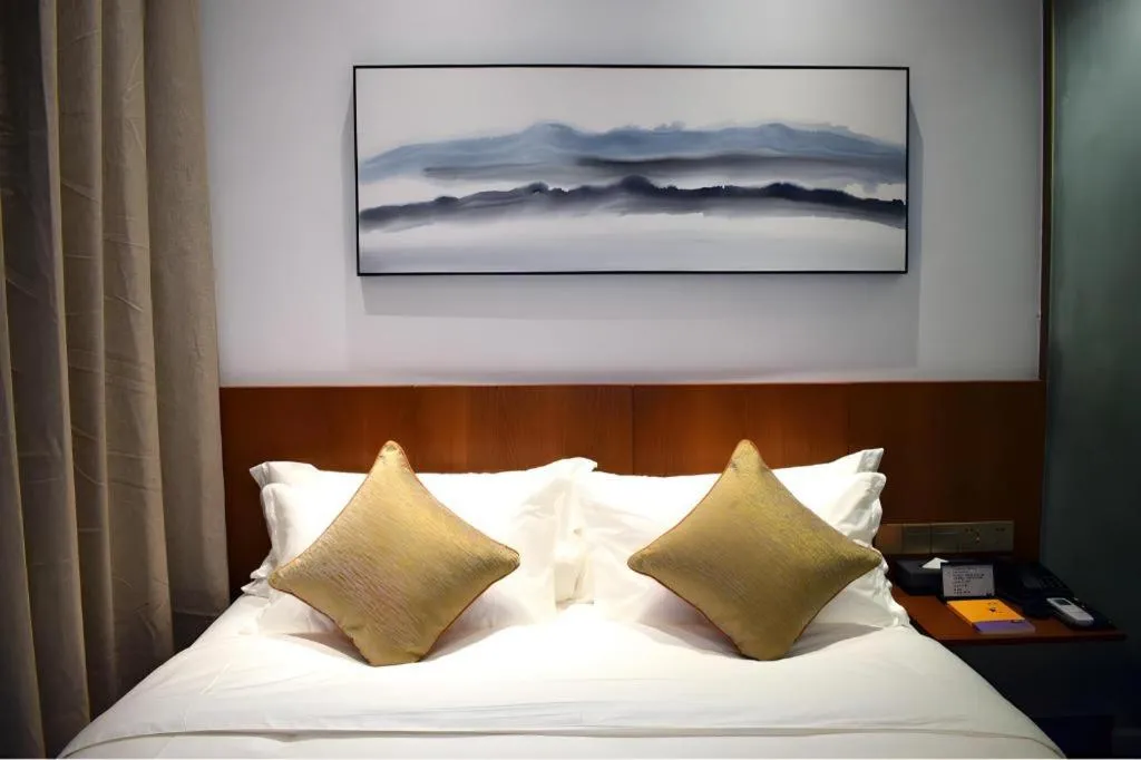 Bed in H Life Hotel (Shenzhen Sea World Branch)