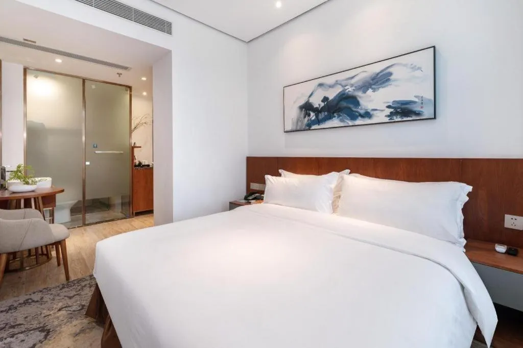Bed in H Life Hotel (Shenzhen Sea World Branch)
