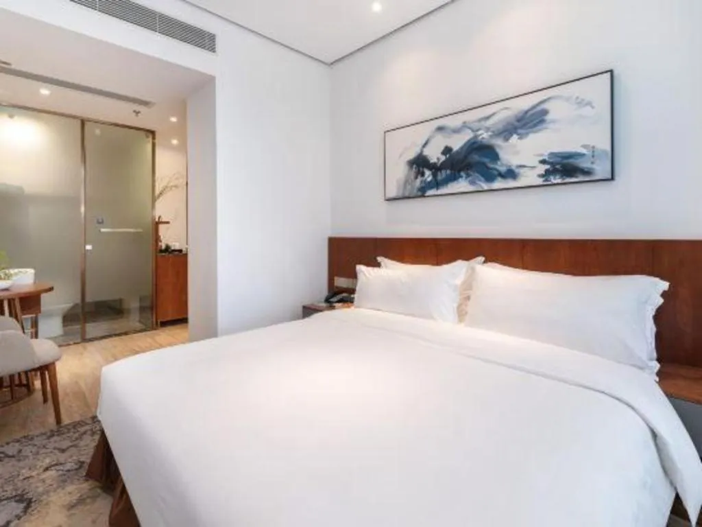 Bed in H Life Hotel (Shenzhen Sea World Branch)