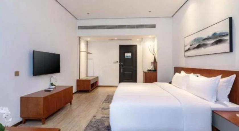 Bed in H Life Hotel (Shenzhen Sea World Branch)