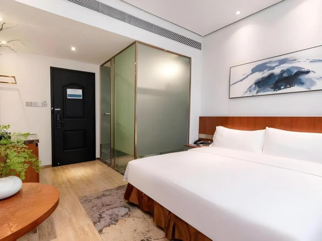Bed in H Life Hotel (Shenzhen Sea World Branch)