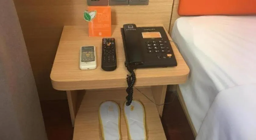 7 Days Premium JiNan Jingshi Road Qilu Children's Hospital Exhibition Center