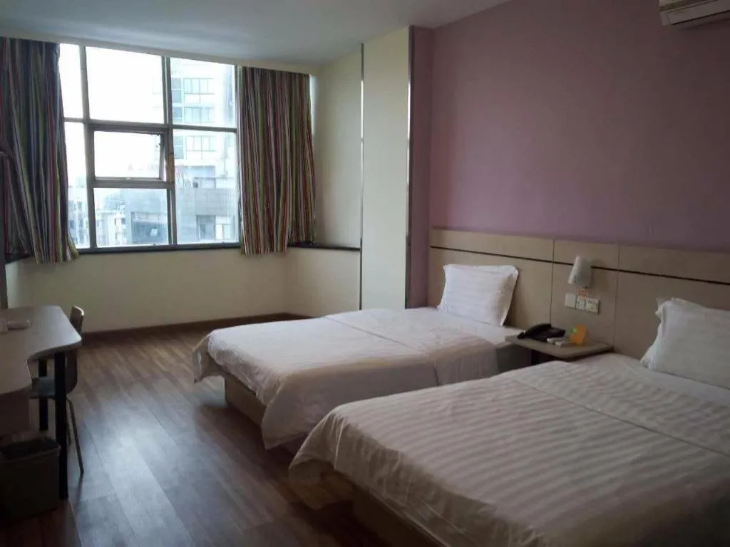 7 Days Inn·Zhuzhou Railway Station Gongxiao Plaza