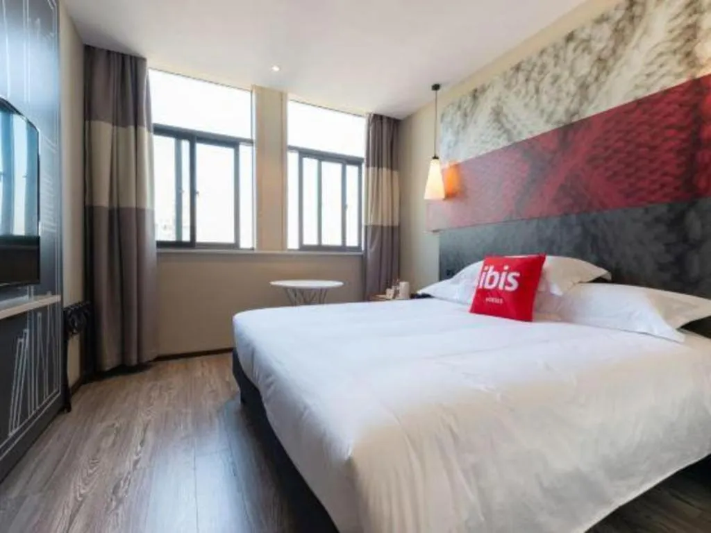 Bed in Ibis Lianyungang Guanyun County Downtown Hotel Hotel