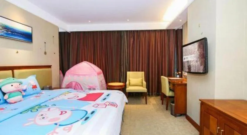 Bed in New Regent Hotel