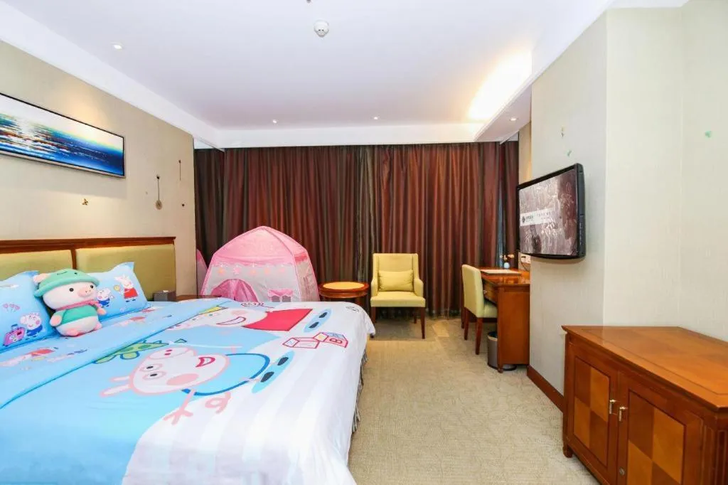 Bed in New Regent Hotel