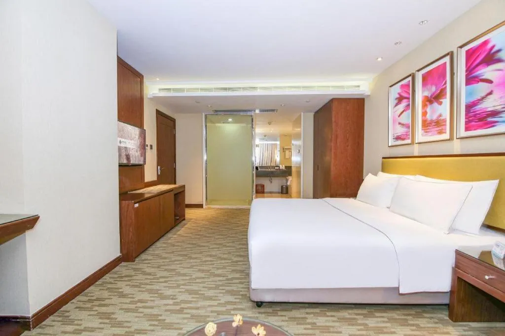 Bed in New Regent Hotel