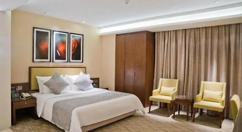 Bed in New Regent Hotel Bed in New Regent Hotel