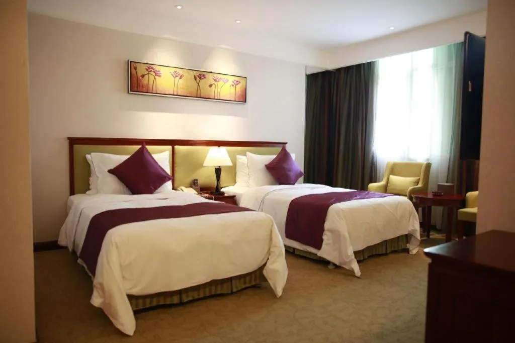 Bed in New Regent Hotel