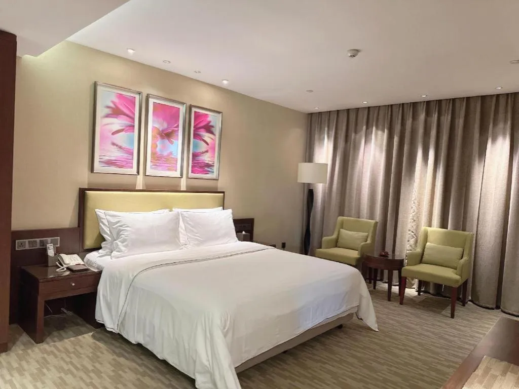 Bed in New Regent Hotel