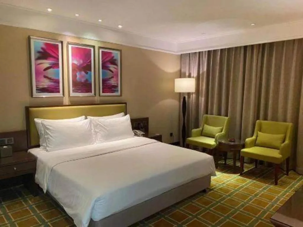 Bed in New Regent Hotel