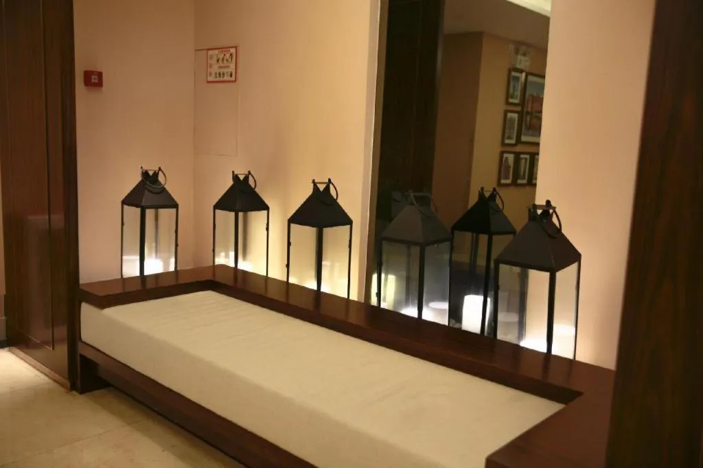 Bed in New Regent Hotel