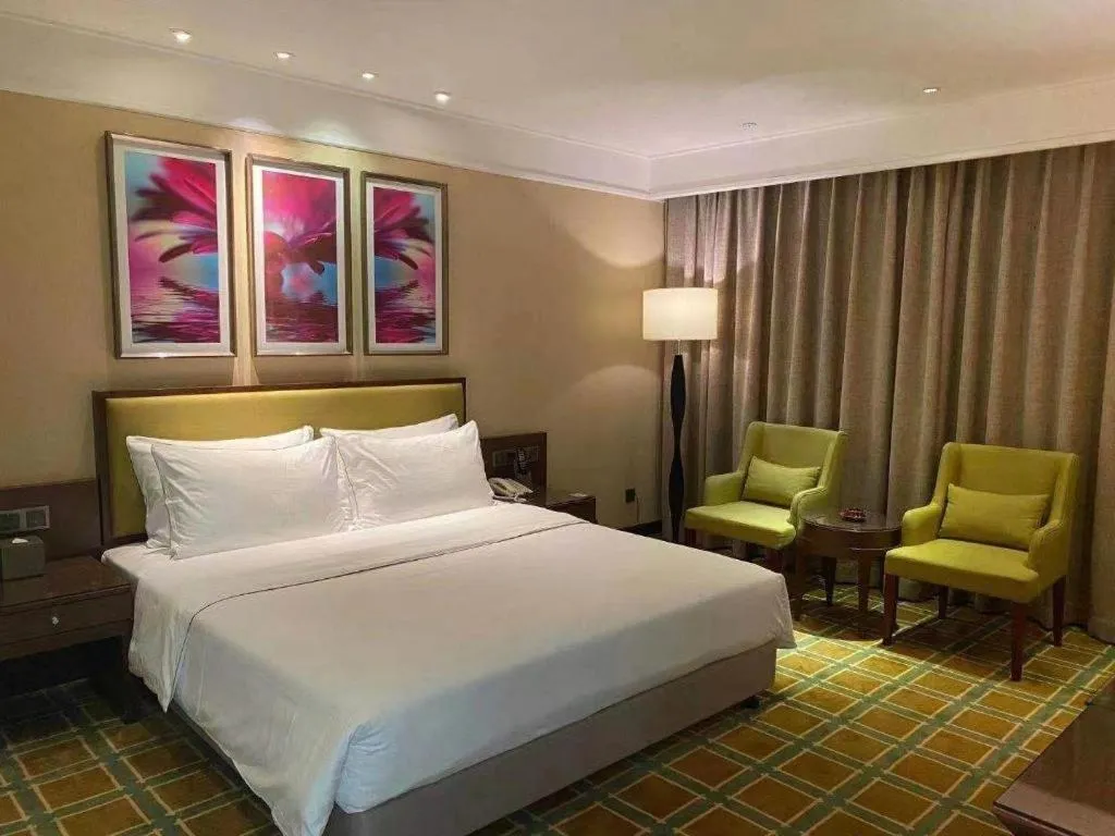 Bed in New Regent Hotel