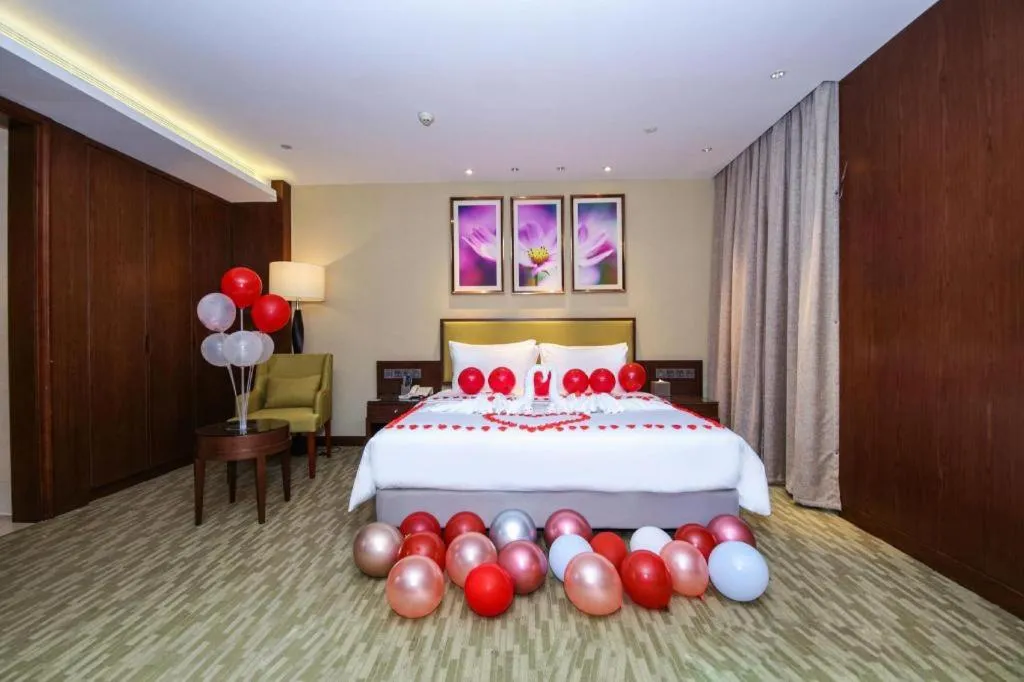 Bed in New Regent Hotel