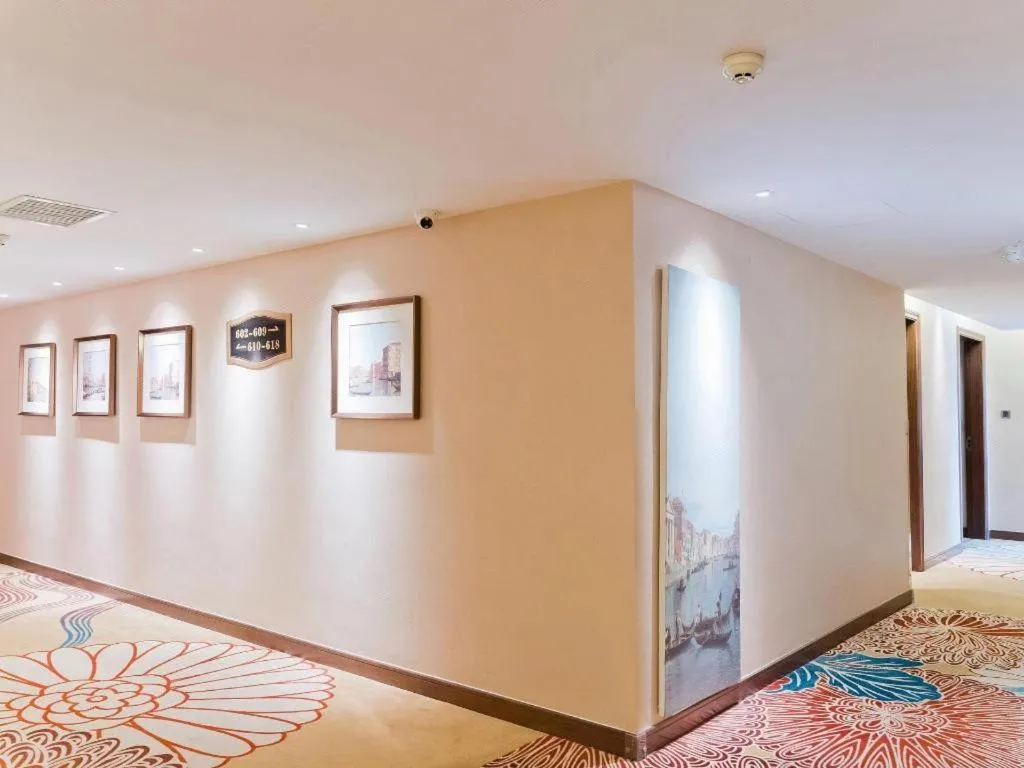 Bed in New Regent Hotel