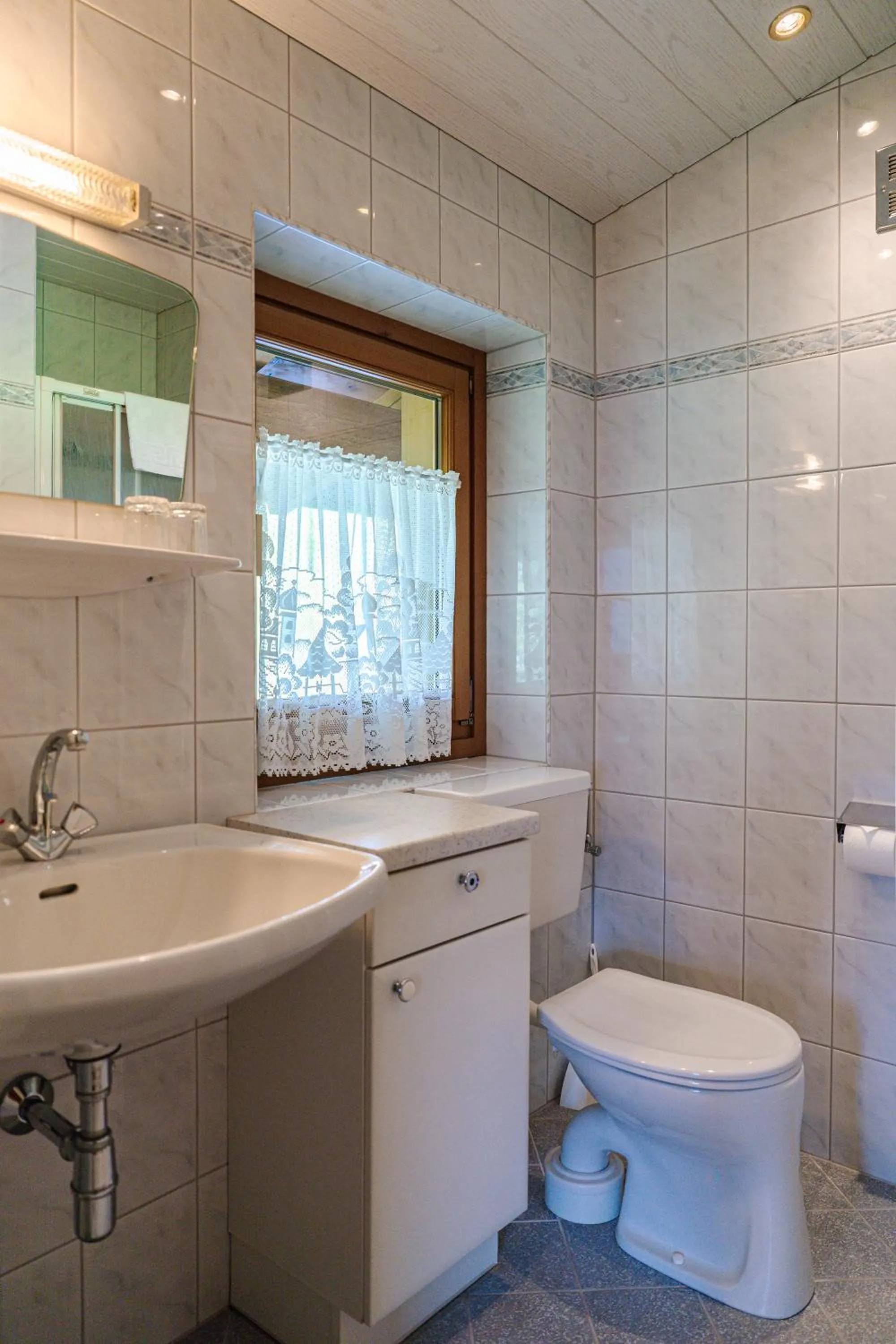 Bathroom in Pension Schlossberg