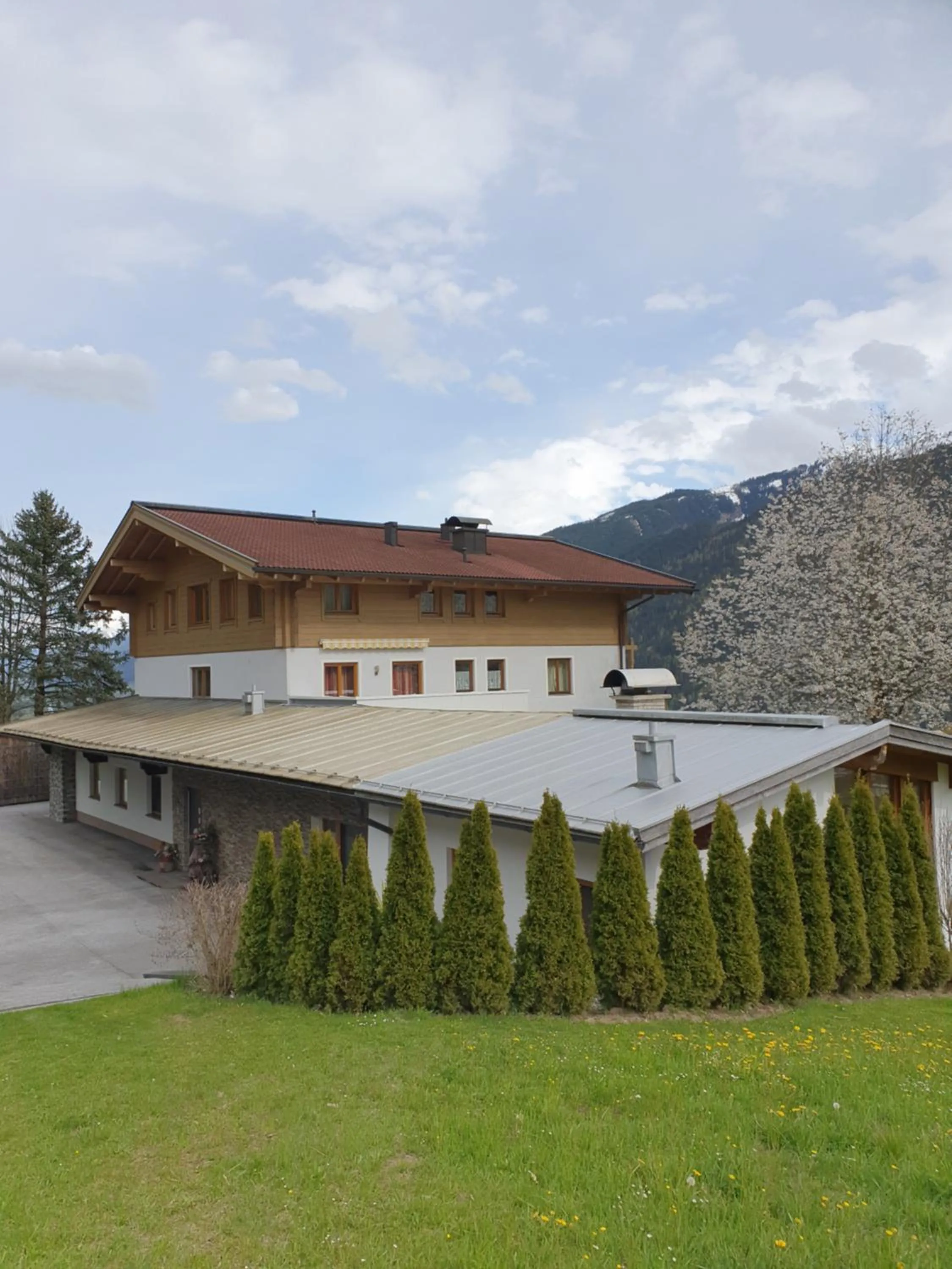 Property building in Pension Schlossberg