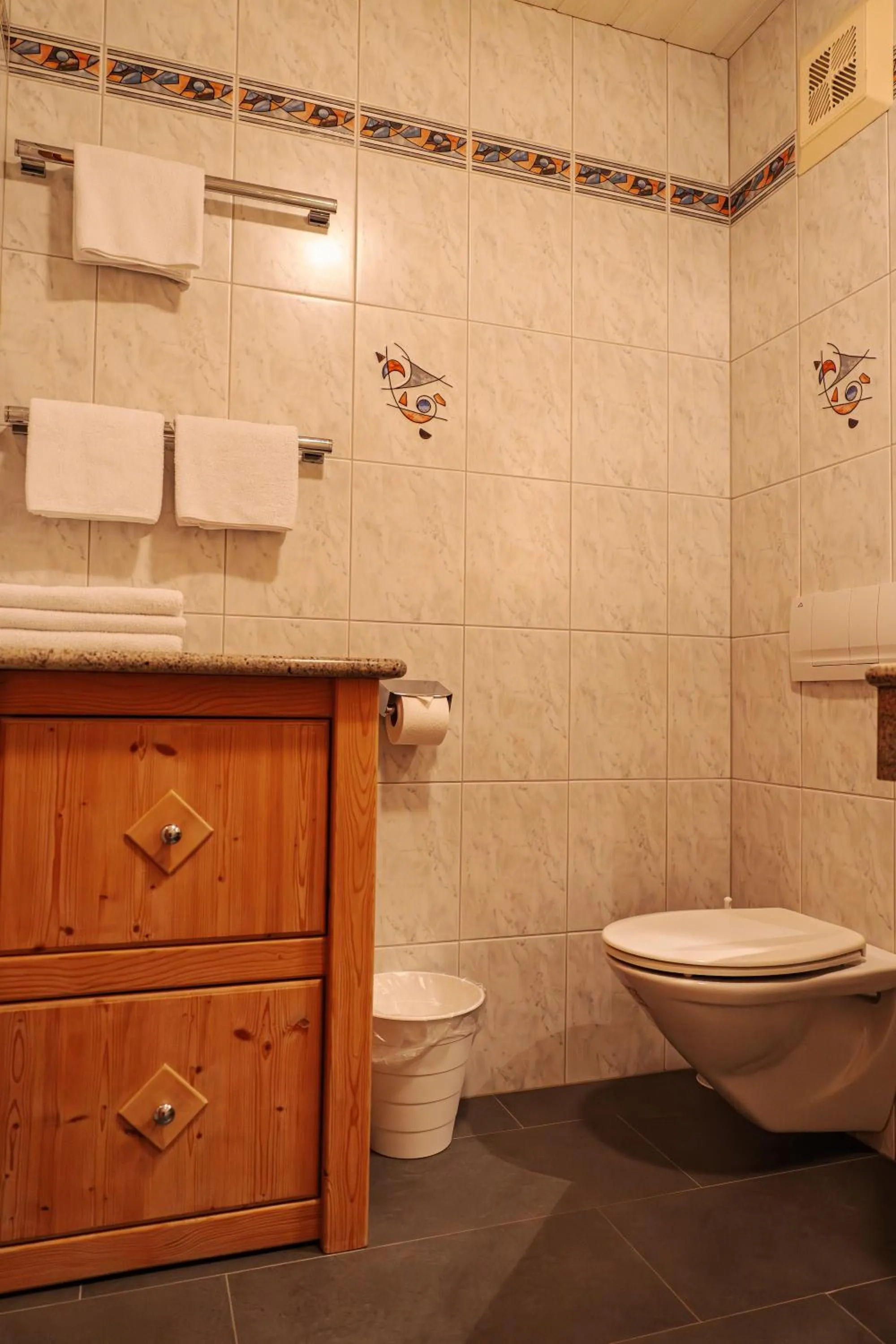 Toilet in Pension Schlossberg