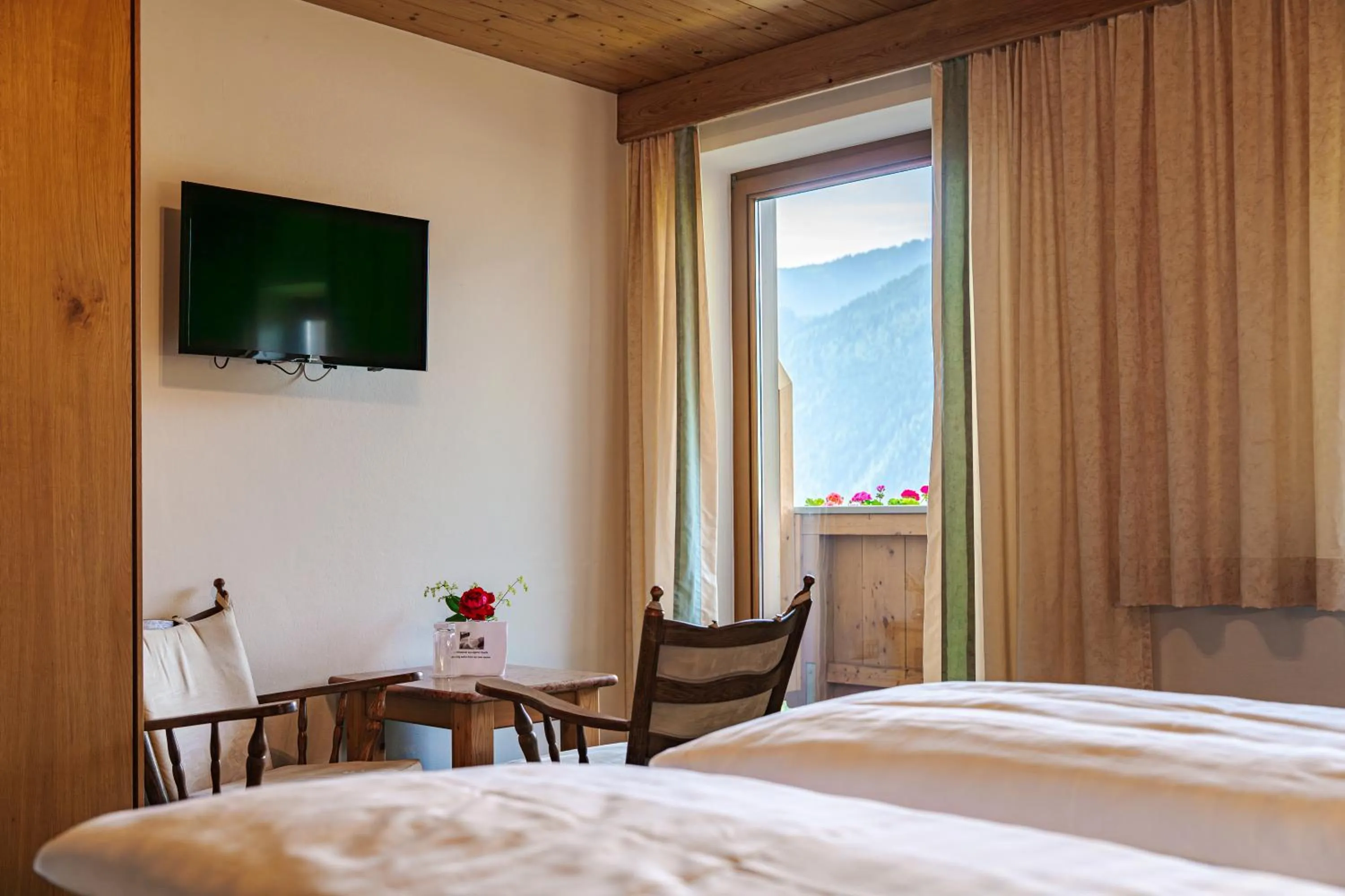 Photo of the whole room, Bed in Pension Schlossberg