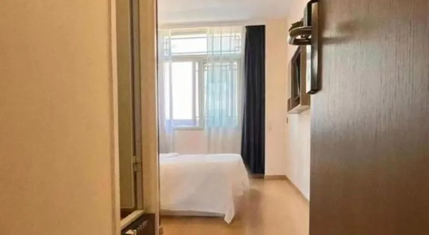 Bed in 7 Days Premium·Tianjin Gulou Metro Station Joy City