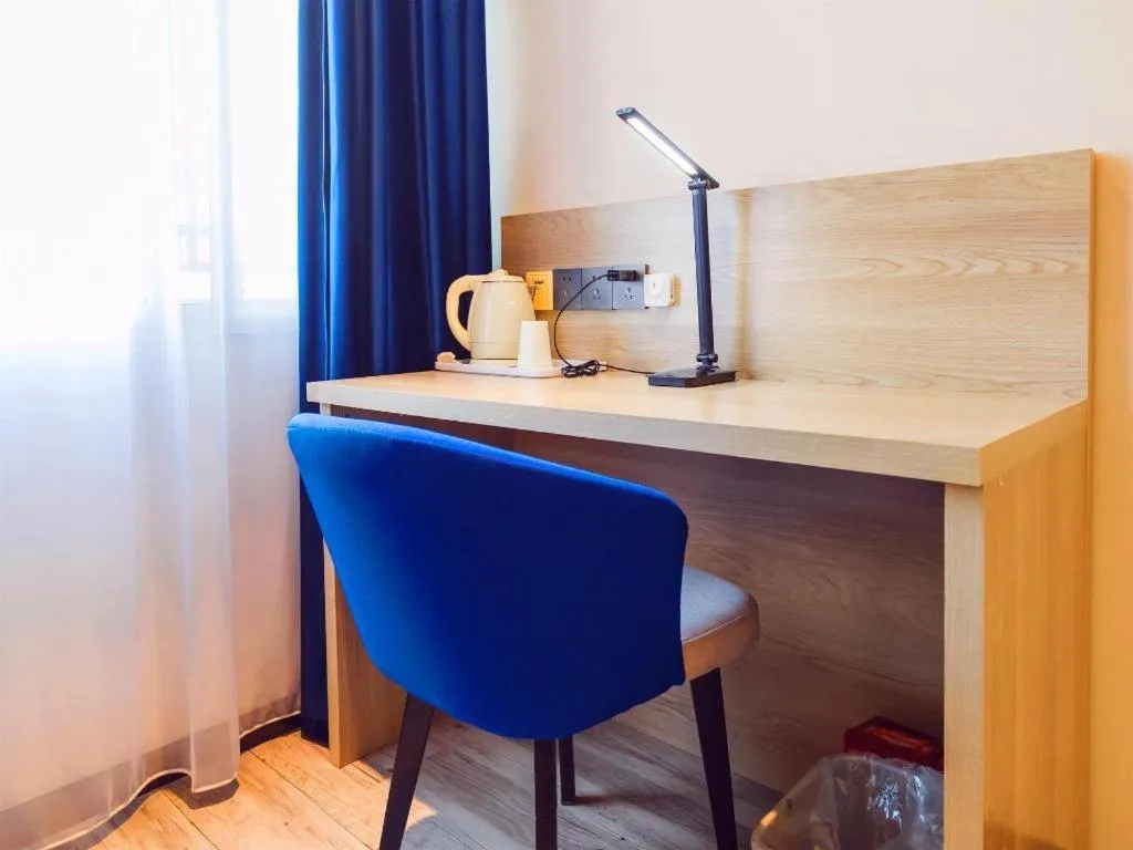 7 Days Premium·Tianjin Gulou Metro Station Joy City