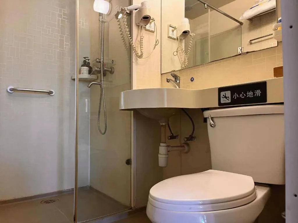 7 Days Premium·Tianjin Gulou Metro Station Joy City