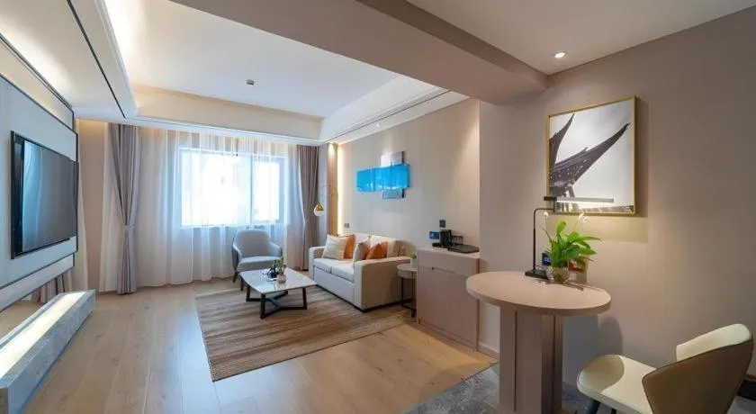 GreenTree Eastern Dali Railway Station Hotel