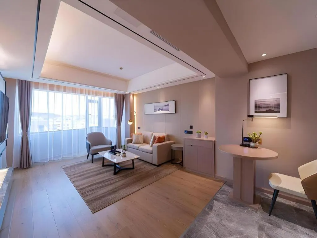 GreenTree Eastern Dali Railway Station Hotel