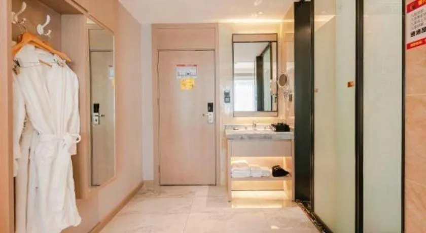 GreenTree Eastern Dali Railway Station Hotel