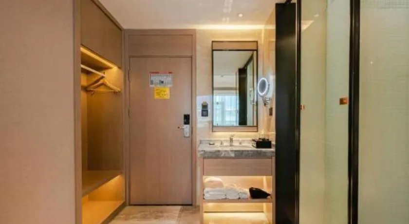 GreenTree Eastern Dali Railway Station Hotel