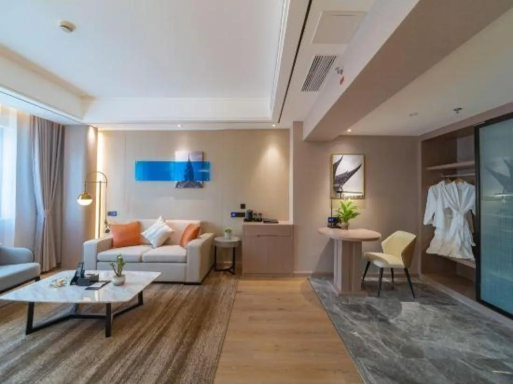 GreenTree Eastern Dali Railway Station Hotel