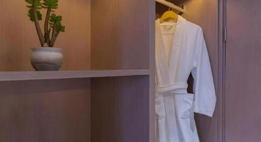 GreenTree Eastern Dali Railway Station Hotel