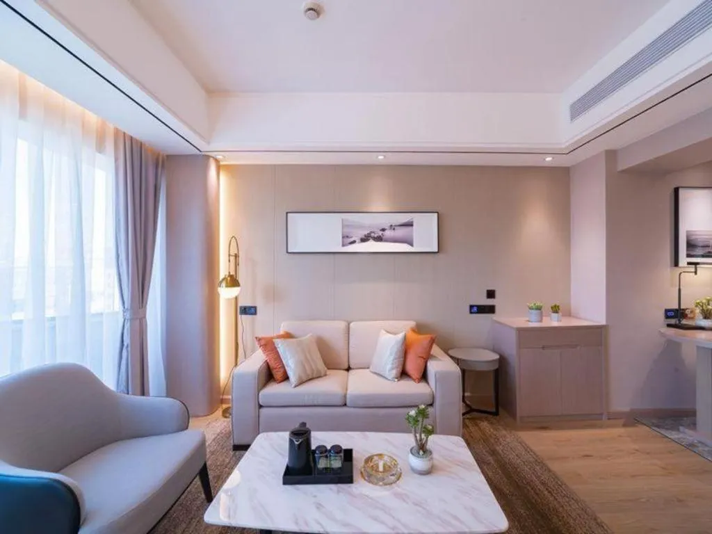 GreenTree Eastern Dali Railway Station Hotel