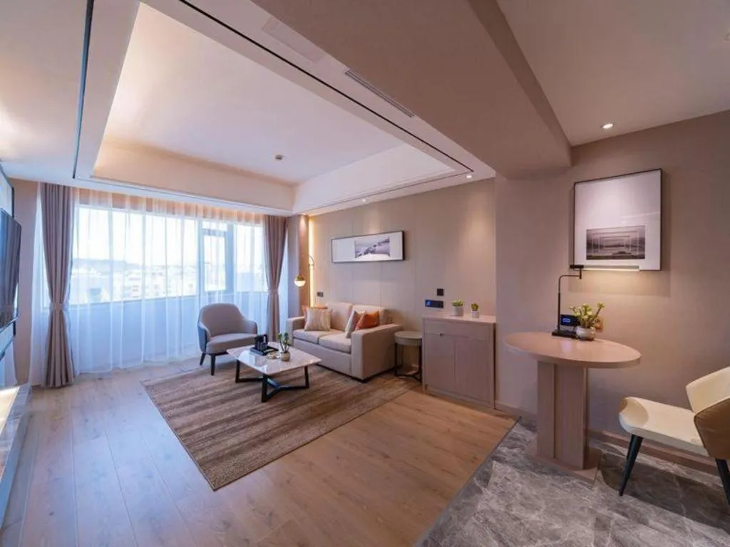 GreenTree Eastern Dali Railway Station Hotel