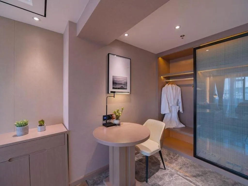 GreenTree Eastern Dali Railway Station Hotel