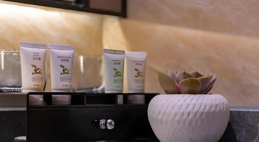 GreenTree Eastern Dali Railway Station Hotel