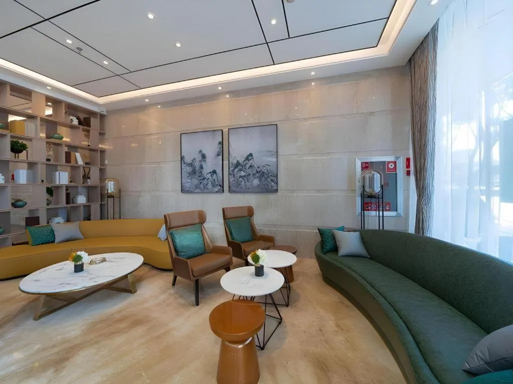 GreenTree Eastern Dali Railway Station Hotel