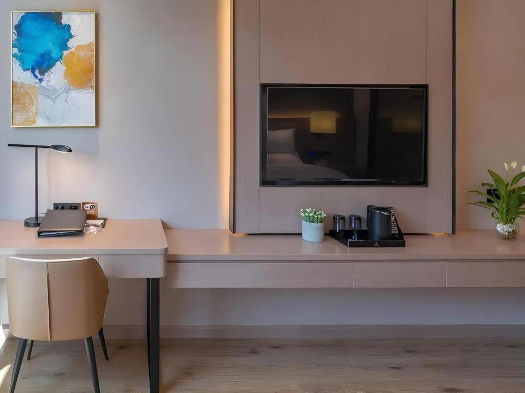 GreenTree Eastern Dali Railway Station Hotel