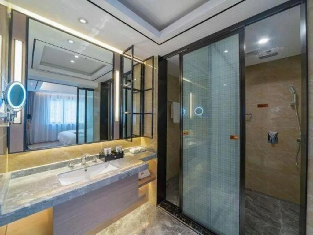 GreenTree Eastern Dali Railway Station Hotel