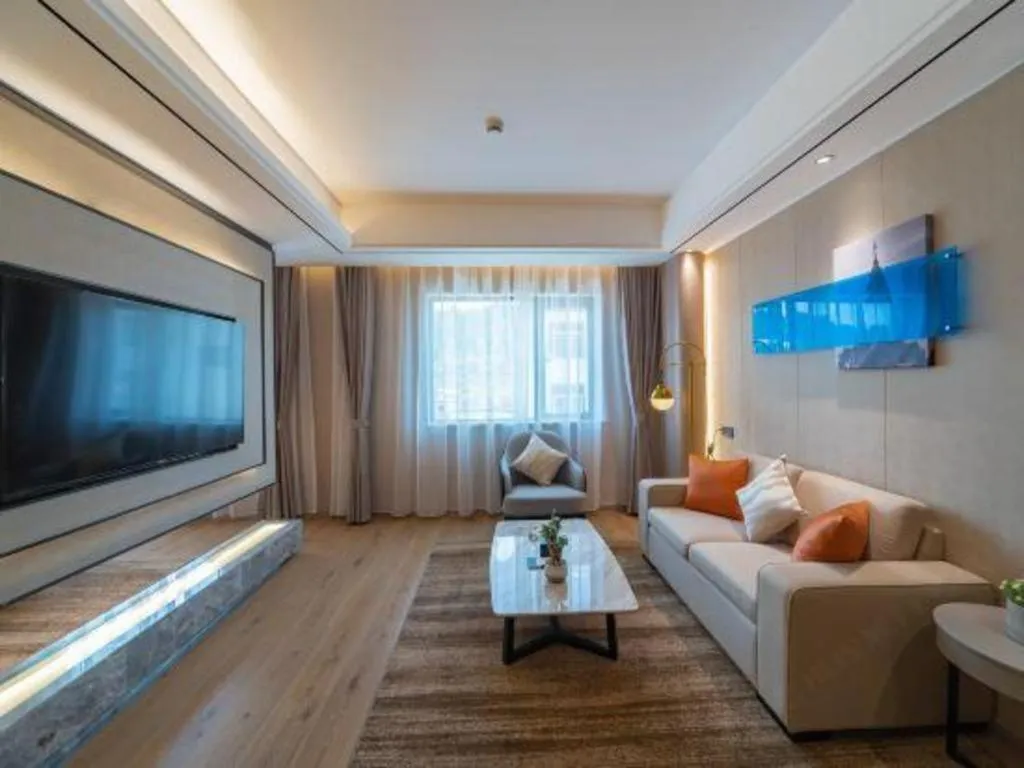 GreenTree Eastern Dali Railway Station Hotel