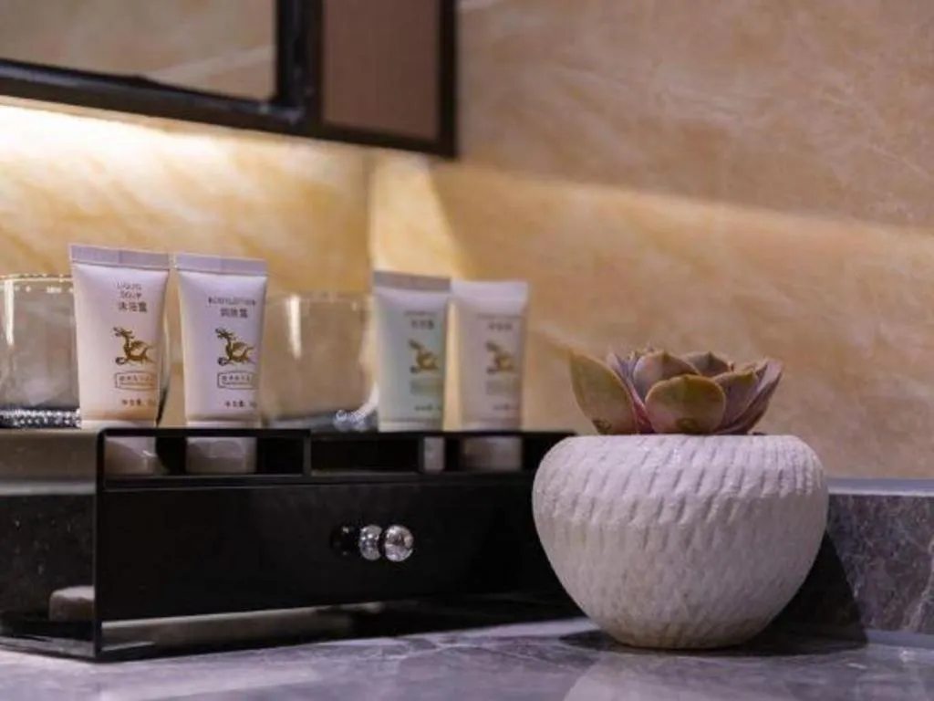 GreenTree Eastern Dali Railway Station Hotel