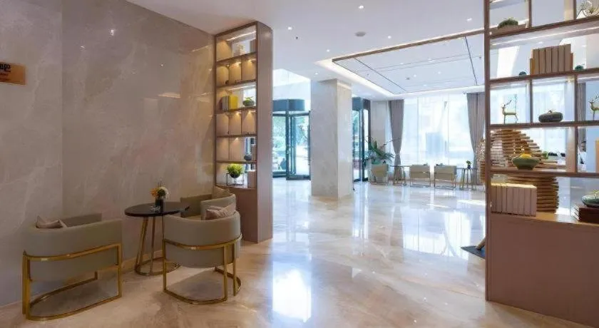 GreenTree Eastern Dali Railway Station Hotel